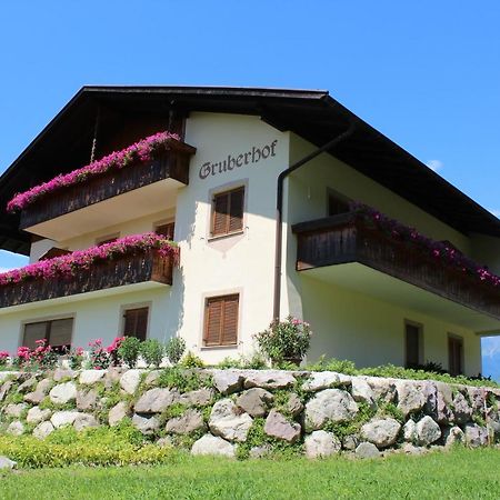 Gruberhof Bed and Breakfast Postal / Burgstall Exteriör bild